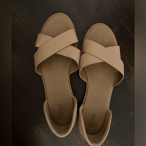Women’s sandals
